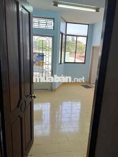 Cho thuê nhà ngang 6m hẻm xe tải Thành Thái, Quận 10. 4 tầng, 3pn 3wc