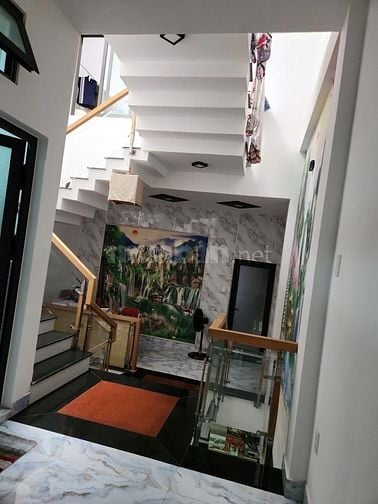 NHÀ 3 TẦNG VỊ TRÍ ĐẸP VÀO Ở NGAY