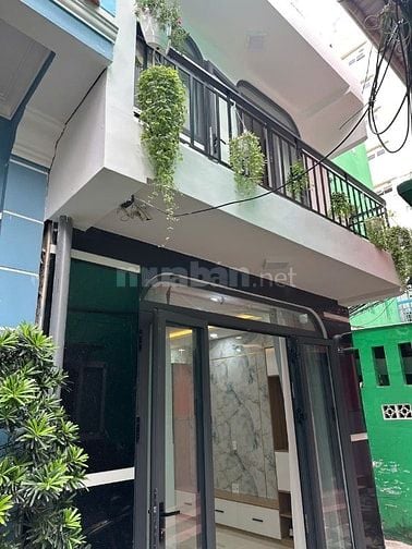 Chính chủ cần bán nhà nhỏ xinh, căn góc đường Trần Quốc Thảo, Quận 3