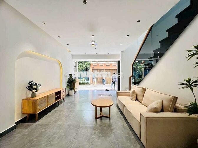 Nhà mới kiểu hiện đại sẵn nội thất 3pn 2wc ôtô vô nhà dc gần chợ hđiêu