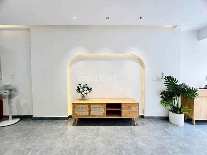 Nhà mới kiểu hiện đại sẵn nội thất 3pn 2wc ôtô vô nhà dc gần chợ hđiêu