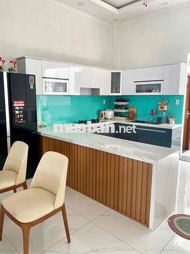 nhà 1 trệt 2 lầu An Phú,đầy đủ nội thất đường nhựa 7m đậu ô tô ok