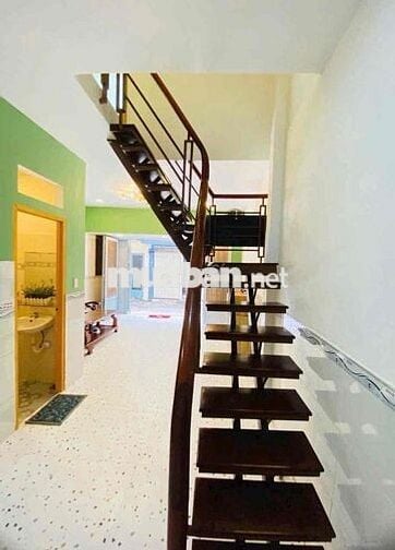 GẤP! Nhà Nhỏ Xinh 4.5x7.5m - Kế Hẻm Xe Tải Lê Trọng Tấn - HXH - 4 tỷ