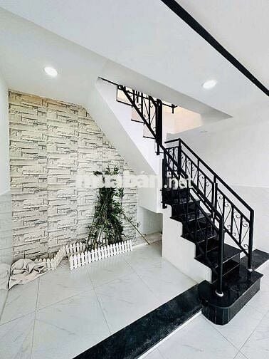 💥P19 BT NHÀ CỨNG 50M2 XTẦ TẦNG
3PN - Ngang 4M x 12 M
📌 Nhỉnh 4,X tỷ