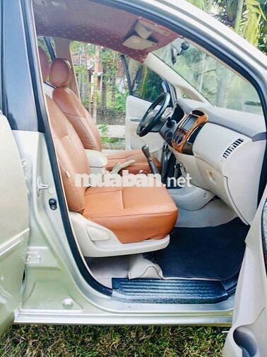 Toyota Innova 2006 G - 300 km