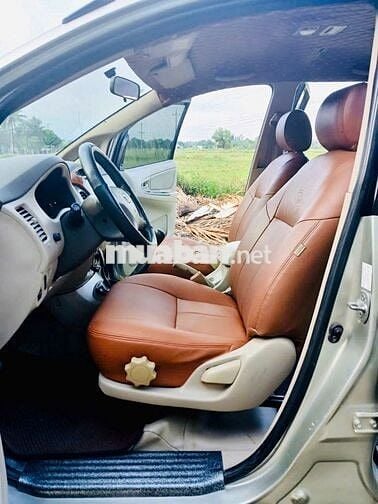 Toyota Innova 2006 G - 300 km