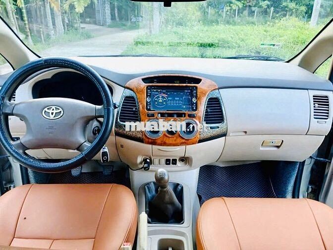 Toyota Innova 2006 G - 300 km