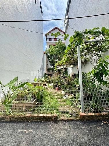Bán Đát đẹp Nguyễn Sơn -Long Biên -Rộng to, Phân lô, Vỉa hè oto tránh