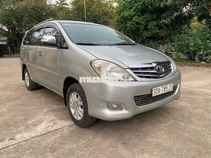 Toyota Innova 2008 V - 15000 km