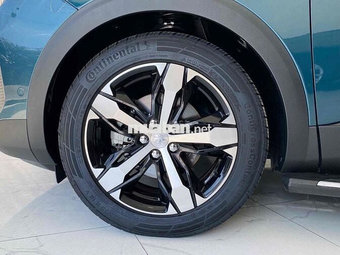 Peugeot 3008 2024 Premium - 9300 km