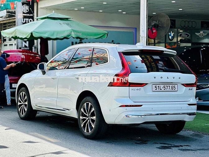 Volvo XC60 2024 ULTRA B6 AWD - 12700 km