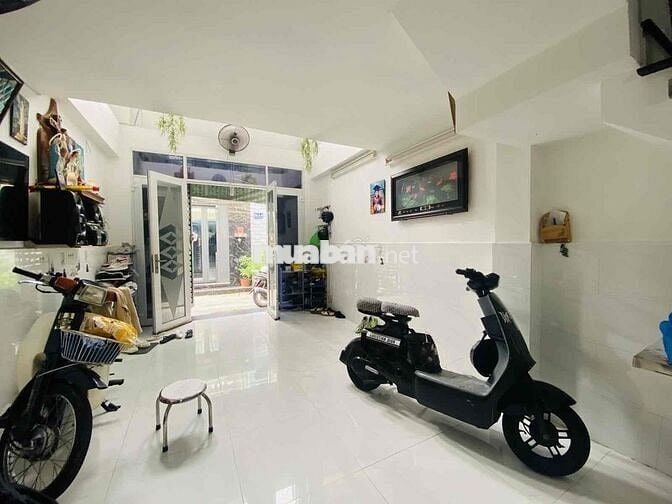 Nhà hiếm Tạ Quang Bửu Q.8, dt 3,4x10 5tầng sân thượng giá 6.7tỷ tl.