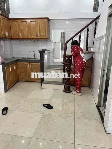 Cho thuê nhà nguyên căn khu CVPMQT, giá thuê 7tr , Xe hơi đậu cửa