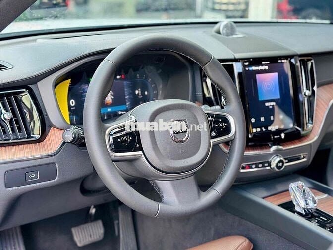 Volvo XC60 2024 ULTRA B6 AWD - 12700 km