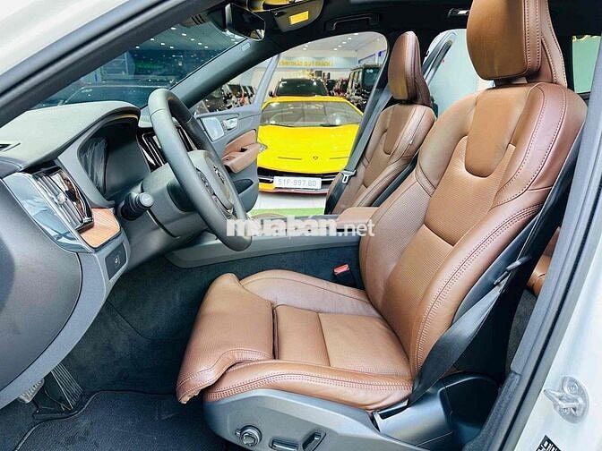 Volvo XC60 2024 ULTRA B6 AWD - 12700 km