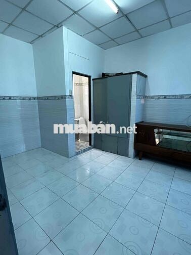 Cho thuê nhà nguyên căn khu CVPMQT, giá thuê 7tr , Xe hơi đậu cửa