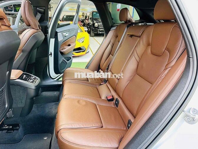 Volvo XC60 2024 ULTRA B6 AWD - 12700 km