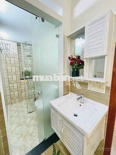 óc 2 mặt tiền HXH 6m Ni Sư Huỳnh Liên DT: 4x14.5m [3 tầng]. Chỉ 9.7 tỷ