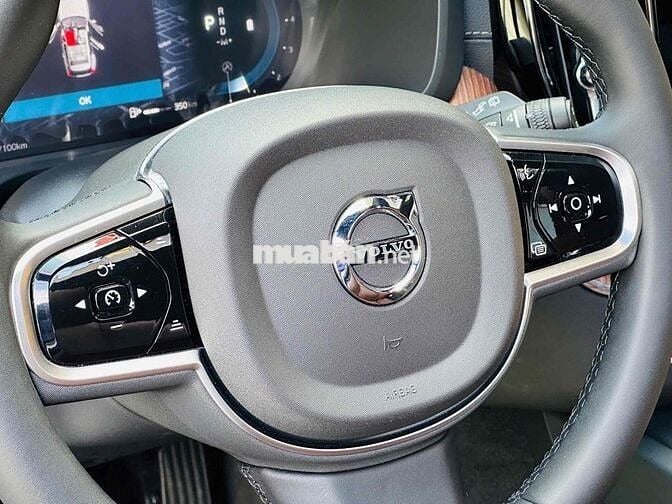 Volvo XC60 2024 ULTRA B6 AWD - 12700 km