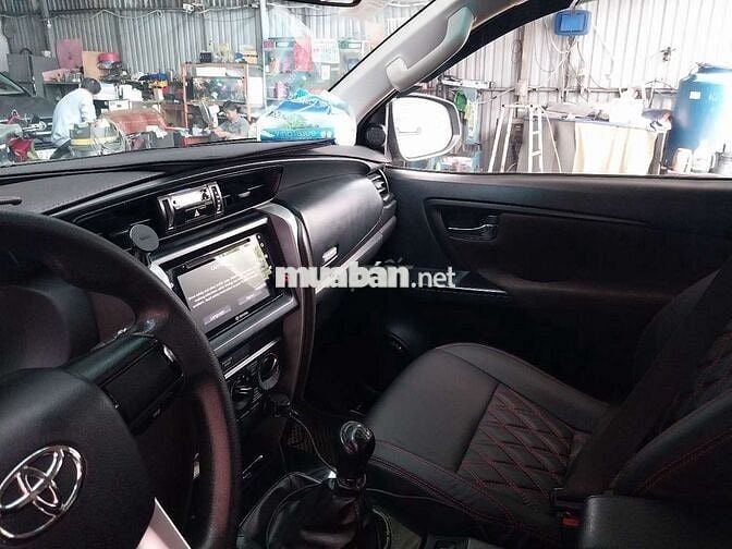 Toyota Fortuner 2019 2.4G 4x2 MT -
