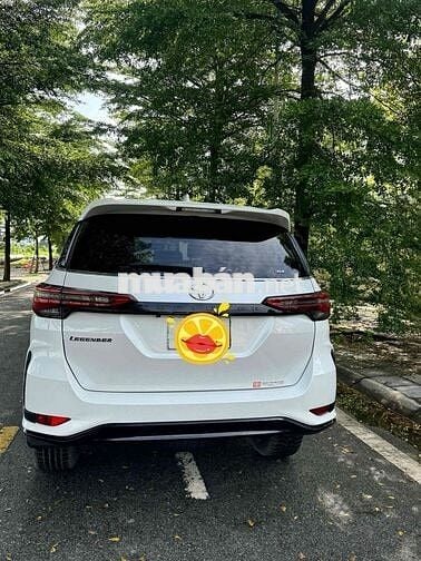 Toyota  LEGENDER sx 2022  2.4 AT 1 cầu chinh chu