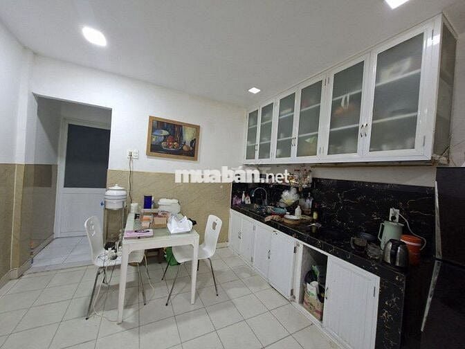 BÁN CĂN HỘ TẦNG TRỆT C/c NGUYỄN THIỆN THUẬT, Q.3 - 3,3 TỶ