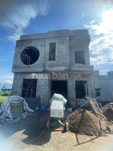 Căn nhà đang xây dựng 2 tầng kiên cố tại Làng Đại Học Hoà Quý