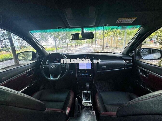 Toyota  LEGENDER sx 2022  2.4 AT 1 cầu chinh chu