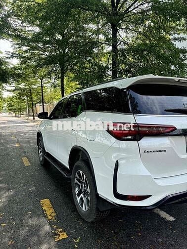 Toyota  LEGENDER sx 2022  2.4 AT 1 cầu chinh chu