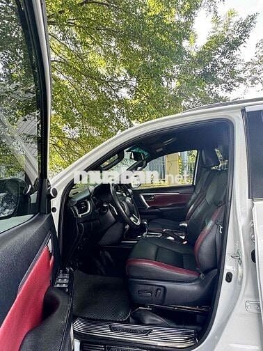 Toyota  LEGENDER sx 2022  2.4 AT 1 cầu chinh chu