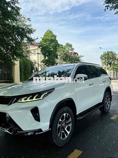 Toyota  LEGENDER sx 2022  2.4 AT 1 cầu chinh chu