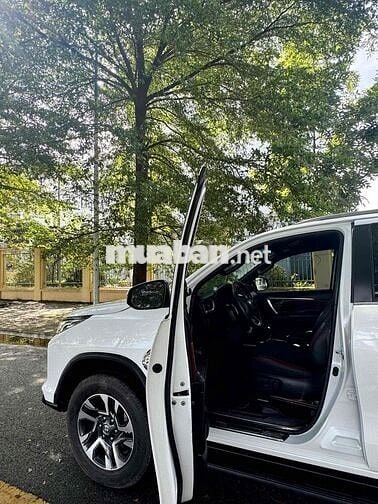 Toyota  LEGENDER sx 2022  2.4 AT 1 cầu chinh chu