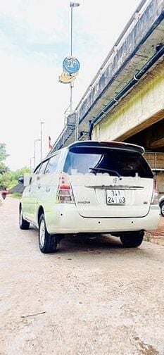 Toyota Innova 2006 G - 222 km