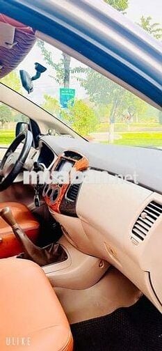 Toyota Innova 2006 G - 222 km