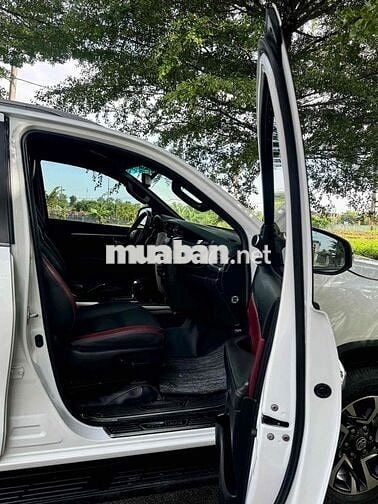 Toyota  LEGENDER sx 2022  2.4 AT 1 cầu chinh chu