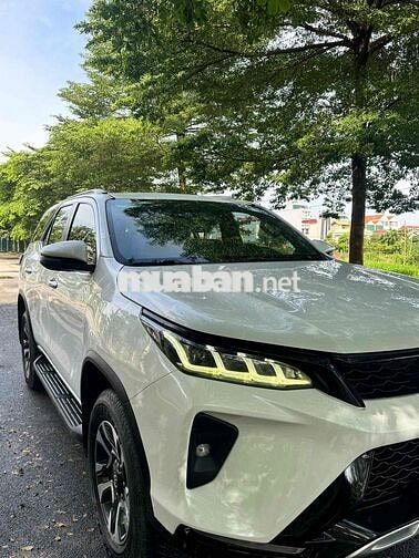 Toyota  LEGENDER sx 2022  2.4 AT 1 cầu chinh chu