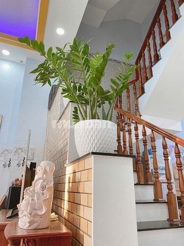 Bán nhà trệt 4 lầu mặt tiền kinh doanh 8T5