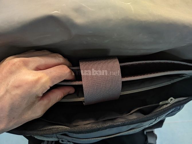 Túi Timbuk2 Classic Messenger Bag cỡ S, màu đen