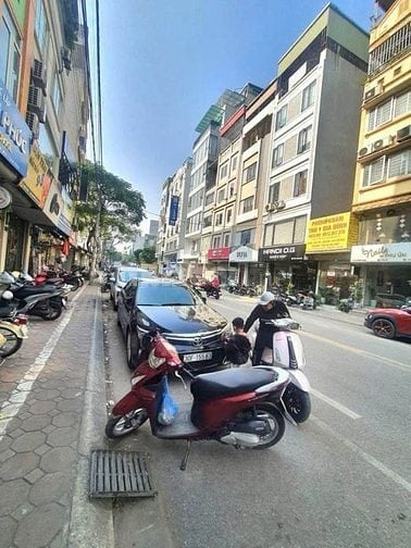 Mặt phố Trung Phụng 72m2 X 7 tâng, thang máy. Vỉa hè rộng ô tô tránh, 
