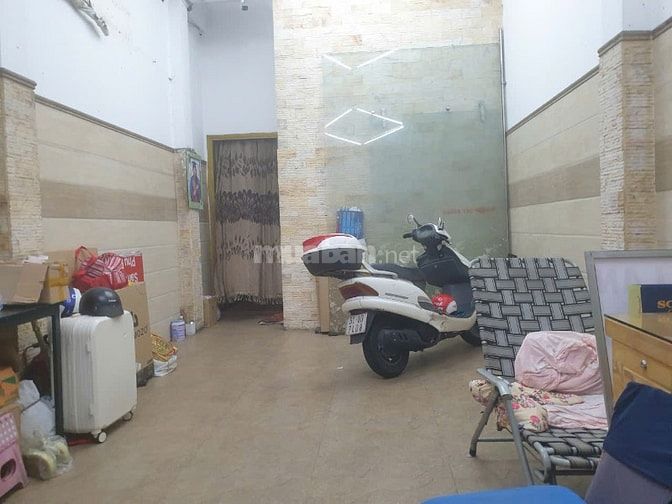 Cho thuê nhà mặt tiền Trần Quang Khải, Phường Tân Định, Quận 1