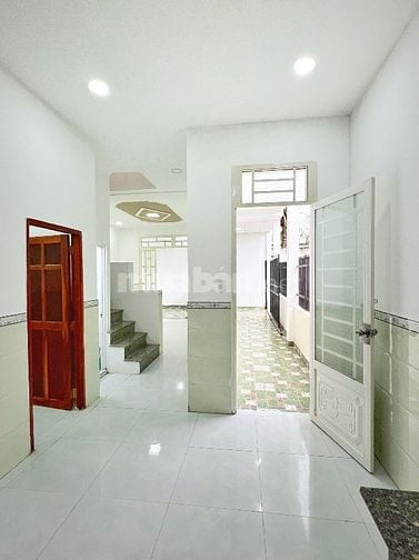 Bán nhà 1trệt 1lầu 80m2 (3PN) tại trung tâm TT Cần Giuộc, Long An.