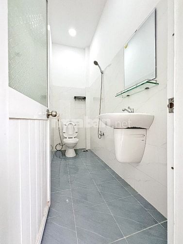 Bán nhà 1trệt 1lầu 80m2 (3PN) tại trung tâm TT Cần Giuộc, Long An.