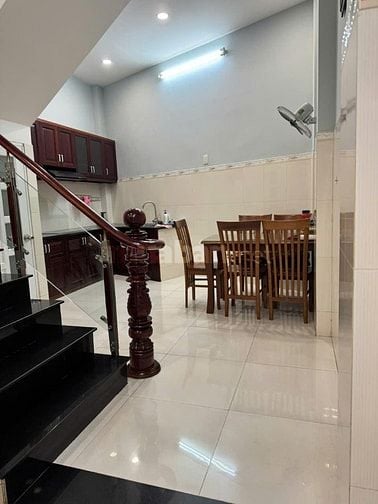 Bán nhà chính chủ Trệt + 3 Lầu Nguyễn Văn Nghi