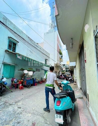 Nhà mới kiên cố 34m2, hẻm xe tải né, Lạc Long Quân, P3, Q11, HCM giá 8