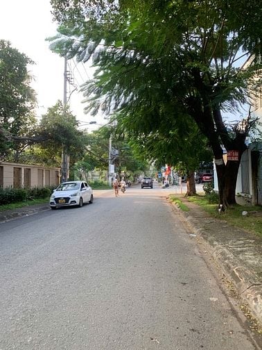Bán đất thổ cư Khu A làng đại học, 5x25m. Giá 76 triệu/m2