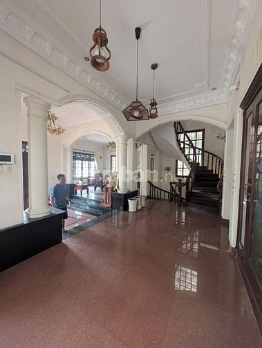 Bán biệt thự cao cấp Thảo Điền,15x25,5m, 1 trệt 3 lầu, 5PN sang trọng