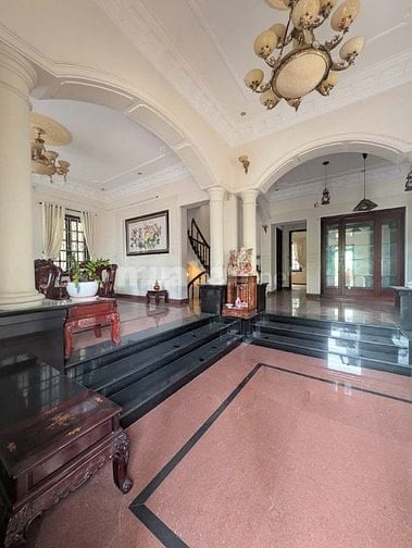 Bán biệt thự cao cấp Thảo Điền,15x25,5m, 1 trệt 3 lầu, 5PN sang trọng
