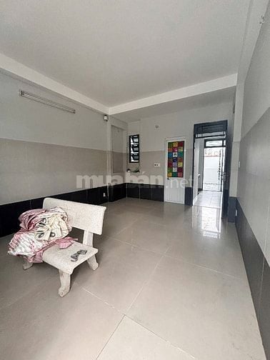 Nhà rộng cho thuê giá rẻ An Dương Vương (4 x 25) (4pn - 4wc)