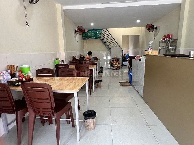 Quán ngang 4,5m dài 16m nằm sau chợ cao đồng tiện buôn bán 
