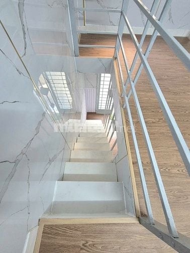 Nhà mới Âu Cơ, P10,Q.Tân Bình, giá chỉ 2.2 tỷ TL, 18m², 2 tầng + lửng.